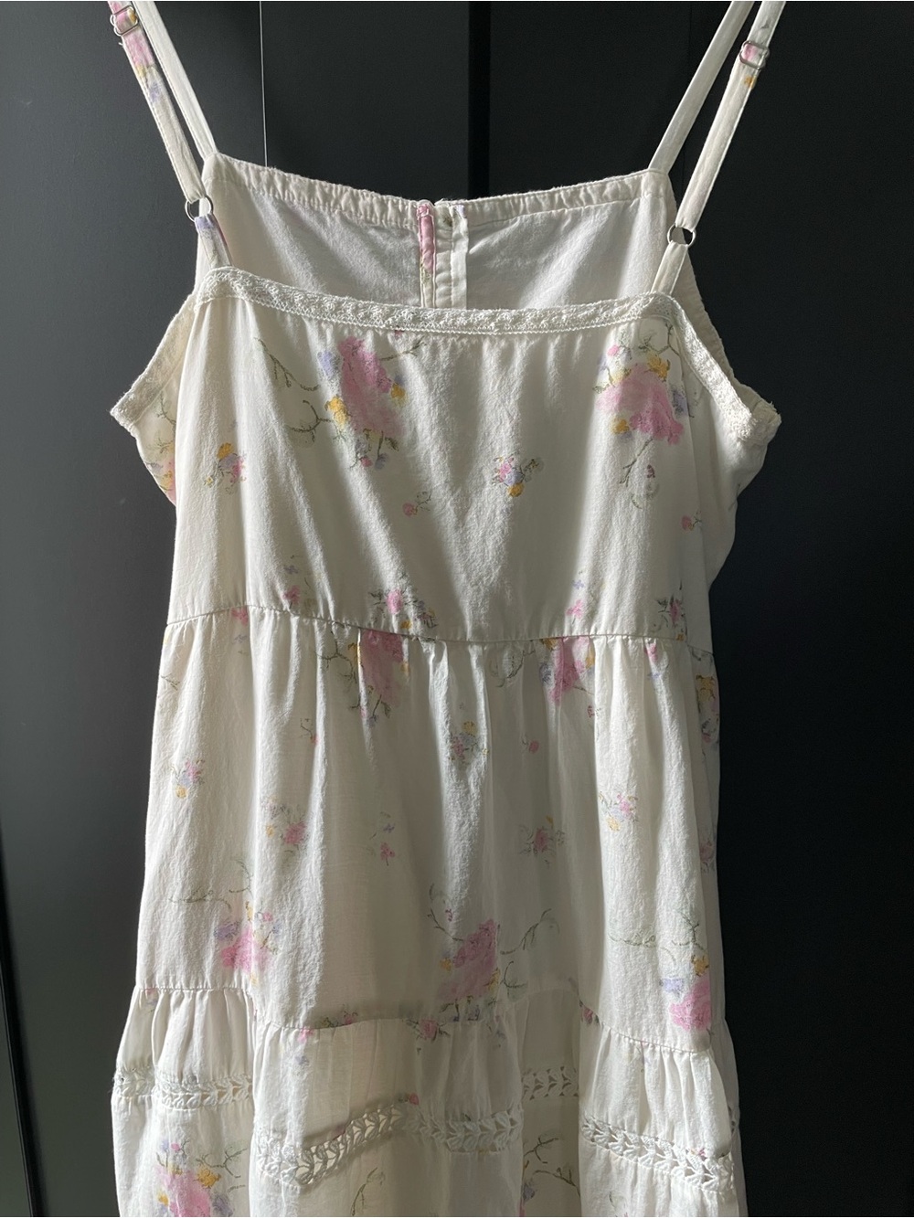 Universal Thread White Pink Floral Dress w/ pleats, eyelet & lace detailing - Picture 2 of 9